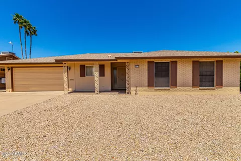 10716 W Saratoga Cir, Sun City, AZ 85351
