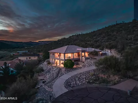18670 E Agua Vis, Black Canyon City, AZ 85324
