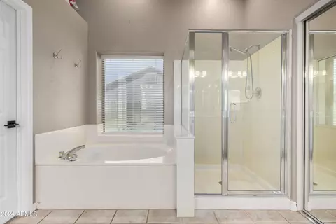 Bath - 4261 Encanto St, Mesa, AZ 85205 photo 3 of 4