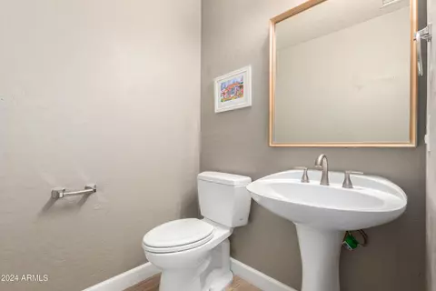 Bath - 4261 Encanto St, Mesa, AZ 85205 photo 1 of 4