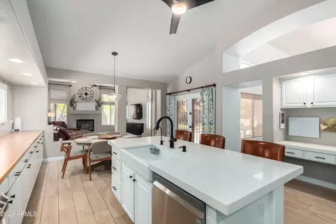 Kitchen - 4261 Encanto St, Mesa, AZ 85205 photo 6 of 7