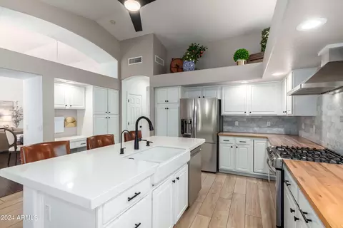 Kitchen - 4261 Encanto St, Mesa, AZ 85205 photo 5 of 7