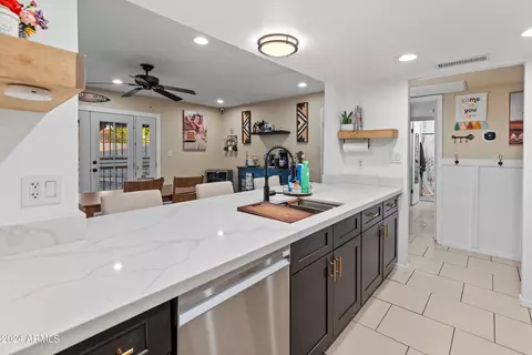 Kitchen - 3401 W Crocus Dr, Phoenix, AZ 85053 photo 1 of 10