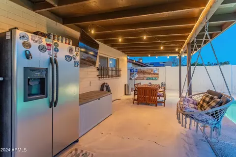 Kitchen - 3401 W Crocus Dr, Phoenix, AZ 85053 photo 10 of 10