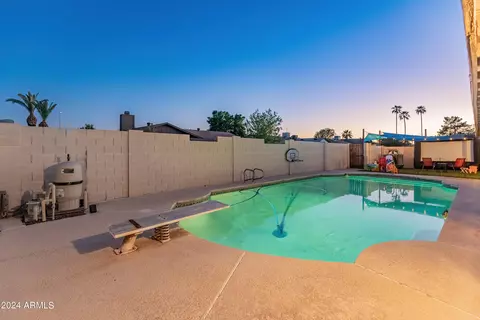 Exterior - 3401 W Crocus Dr, Phoenix, AZ 85053 photo 5 of 11