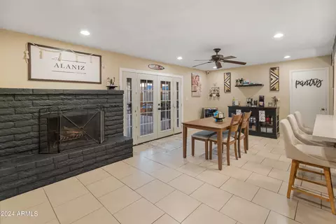 Dining - 3401 W Crocus Dr, Phoenix, AZ 85053 photo 2 of 3