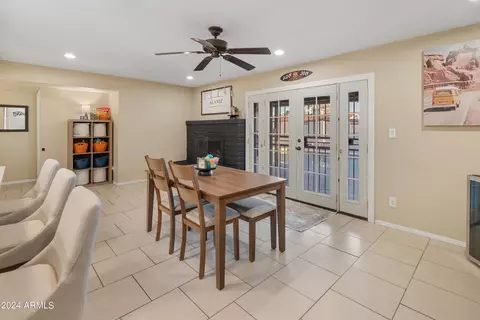 Kitchen - 3401 W Crocus Dr, Phoenix, AZ 85053 photo 9 of 10