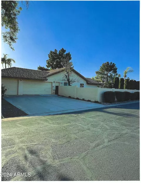 Exterior - 712 E Linda Ln, Gilbert, AZ 85234 photo 9 of 10