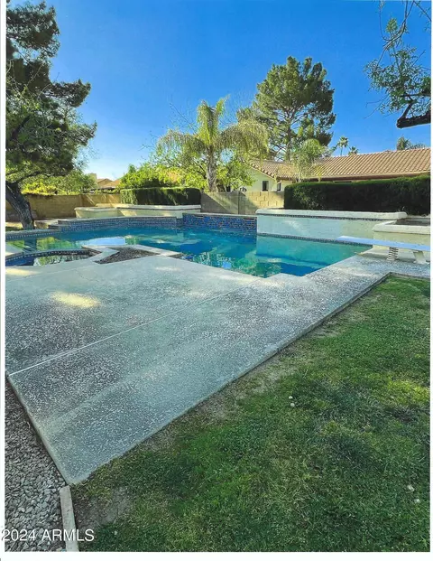 Exterior - 712 E Linda Ln, Gilbert, AZ 85234 photo 6 of 10
