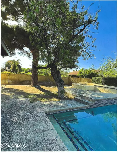 Exterior - 712 E Linda Ln, Gilbert, AZ 85234 photo 5 of 10