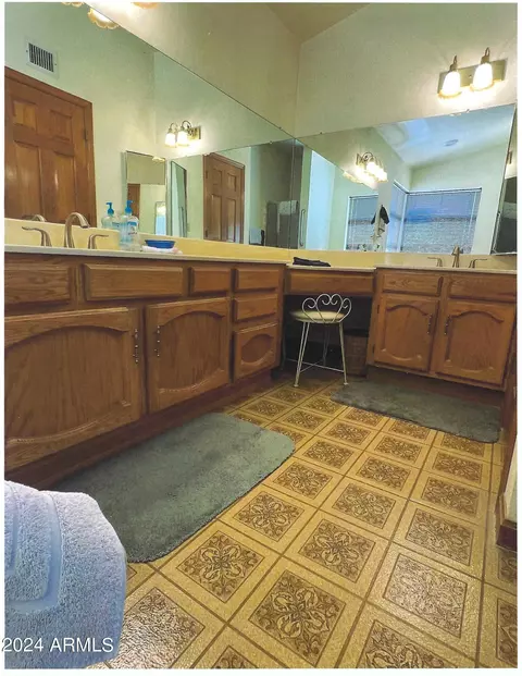 Bath - 712 E Linda Ln, Gilbert, AZ 85234 photo 1 of 2