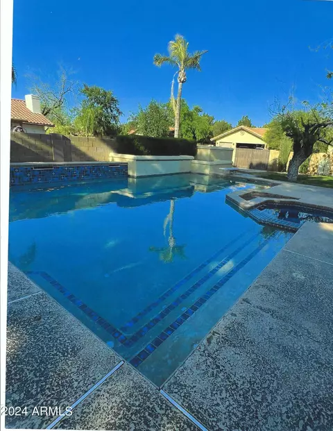 Exterior - 712 E Linda Ln, Gilbert, AZ 85234 photo 2 of 10