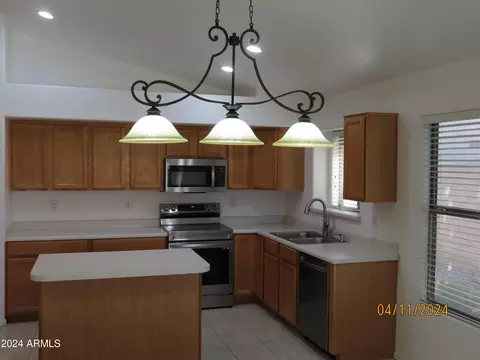 Kitchen - 8001 E Osage Ave, Mesa, AZ 85212 photo 3 of 11