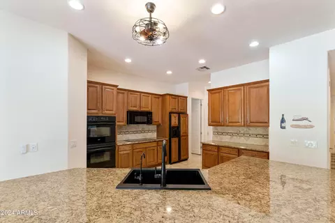 Kitchen - 4496 E Rakestraw Ln, Gilbert, AZ 85298 photo 2 of 3