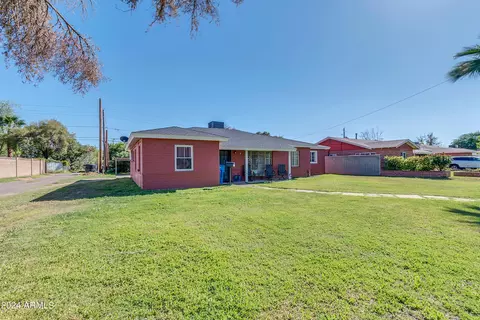 Exterior - 1907 E Montebello Ave, Phoenix, AZ 85016 photo 2 of 13