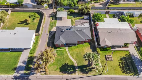 View/Area - 1907 E Montebello Ave, Phoenix, AZ 85016 photo 9 of 10