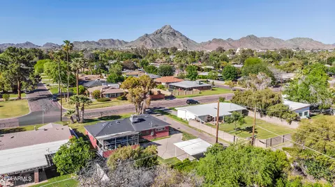 View/Area - 1907 E Montebello Ave, Phoenix, AZ 85016 photo 3 of 10
