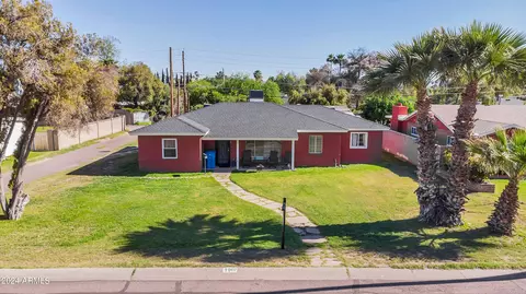 View/Area - 1907 E Montebello Ave, Phoenix, AZ 85016 photo 2 of 10