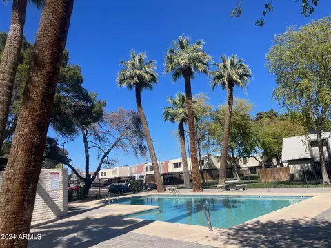 6022 W Golden Ln, Glendale, AZ 85302