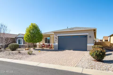 12738 E De La Cruz St, Dewey, AZ 86327