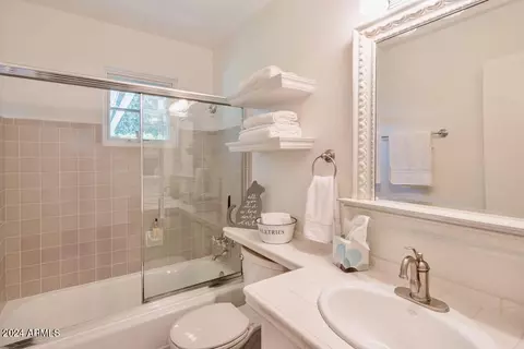 4841 E Calle Redonda --, Phoenix, AZ 85018 photo 17