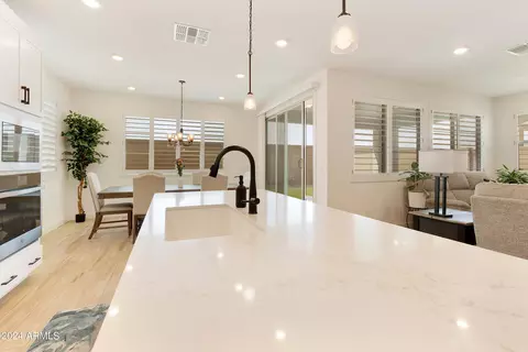 Kitchen - 1553 E Blue Spruce Ln, Gilbert, AZ 85298 photo 10 of 11