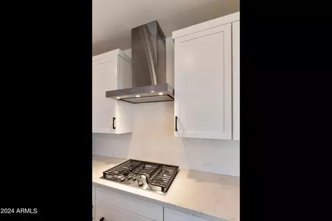 Kitchen - 1553 E Blue Spruce Ln, Gilbert, AZ 85298 photo 5 of 11