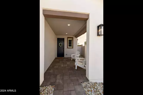 Exterior - 1553 E Blue Spruce Ln, Gilbert, AZ 85298 photo 3 of 11