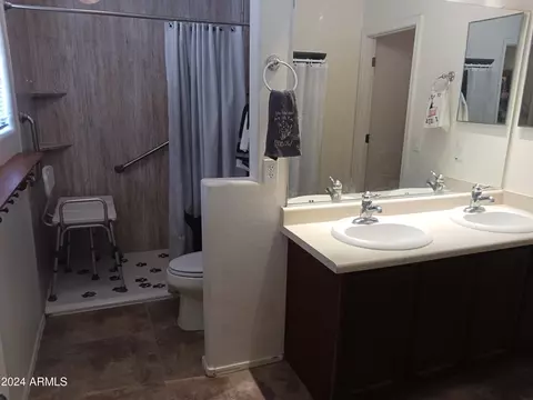 Bath - 4737 W Ginger Ave, Coolidge, AZ 85128 photo 3 of 4