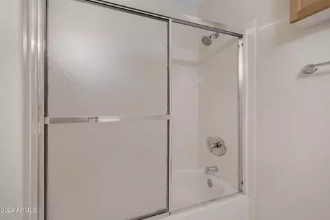 Bath - 7263 E Jasmine St, Mesa, AZ 85207 photo 2 of 4