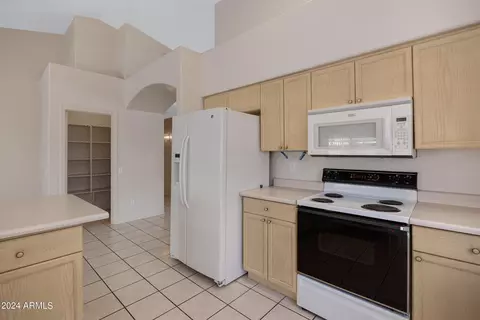 Kitchen - 7263 E Jasmine St, Mesa, AZ 85207 photo 5 of 9