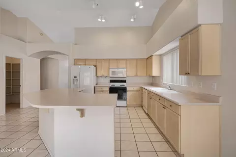 Kitchen - 7263 E Jasmine St, Mesa, AZ 85207 photo 3 of 9