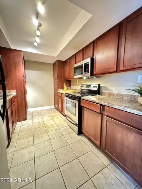 Kitchen - 3825 E Camelback Rd #124, Phoenix, AZ 85018 photo 1 of 2
