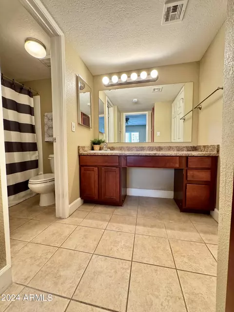 Bath - 3825 E Camelback Rd #124, Phoenix, AZ 85018 photo 1 of 2