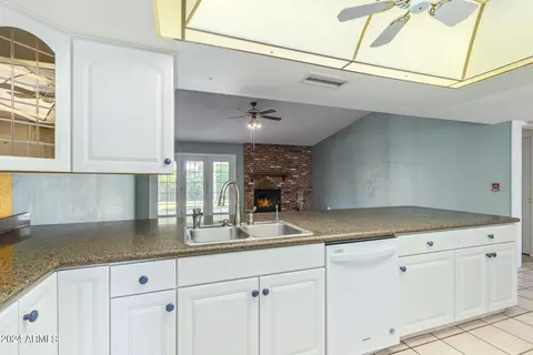 4115 E Ahwatukee Dr, Phoenix, AZ 85044 photo 6