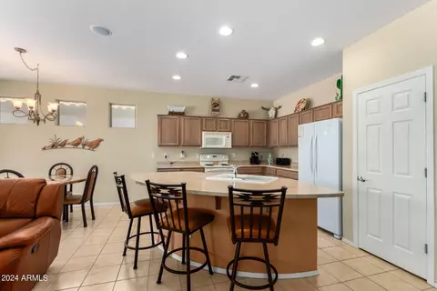Kitchen - 4062 E Jude Ln, Gilbert, AZ 85298 photo 1 of 5