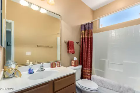 Bath - 4062 E Jude Ln, Gilbert, AZ 85298 photo 2 of 2