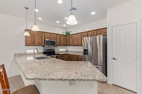 Kitchen - 10960 E Monte Ave #258, Mesa, AZ 85209 photo 4 of 5