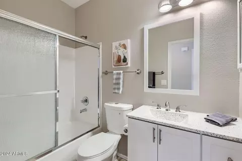 Bath - 4721 E Jaeger Rd, Phoenix, AZ 85050 photo 3 of 3