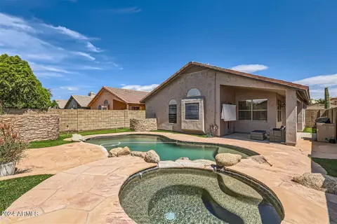 Exterior - 4721 E Jaeger Rd, Phoenix, AZ 85050 photo 6 of 7