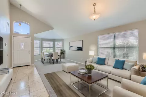 Living - 4721 E Jaeger Rd, Phoenix, AZ 85050 photo 2 of 5