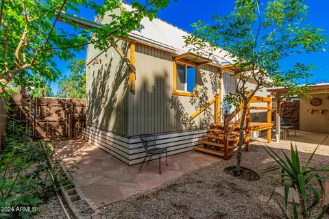 Exterior - 1301 E Highland Ave, Phoenix, AZ 85014 photo 5 of 13