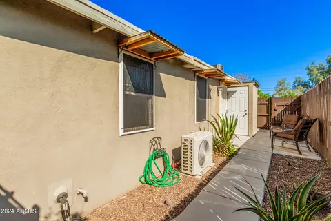 Exterior - 1301 E Highland Ave, Phoenix, AZ 85014 photo 7 of 13