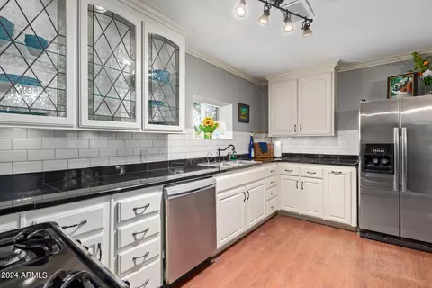 Kitchen - 1301 E Highland Ave, Phoenix, AZ 85014 photo 2 of 4