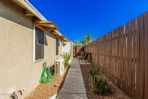 Exterior - 1301 E Highland Ave, Phoenix, AZ 85014 photo 6 of 13