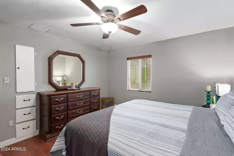 Bedroom - 1301 E Highland Ave, Phoenix, AZ 85014 photo 2 of 5