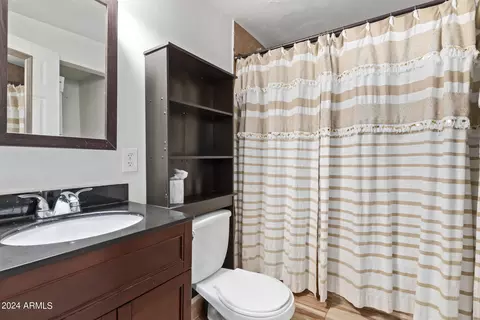 Bath - 1301 E Highland Ave, Phoenix, AZ 85014 photo 4 of 4