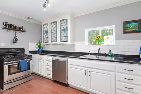 Kitchen - 1301 E Highland Ave, Phoenix, AZ 85014 photo 1 of 4