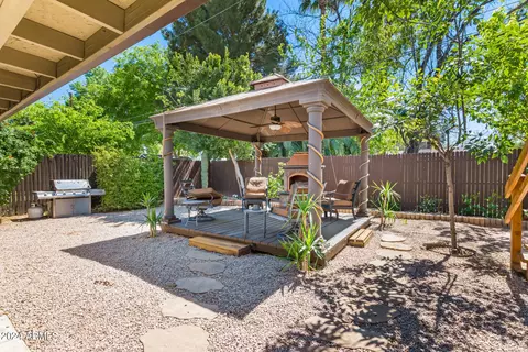 Exterior - 1301 E Highland Ave, Phoenix, AZ 85014 photo 9 of 13