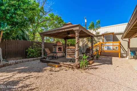 Exterior - 1301 E Highland Ave, Phoenix, AZ 85014 photo 11 of 13